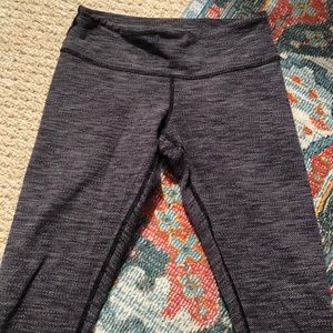 Lululemon grey wunder under size 4 crop